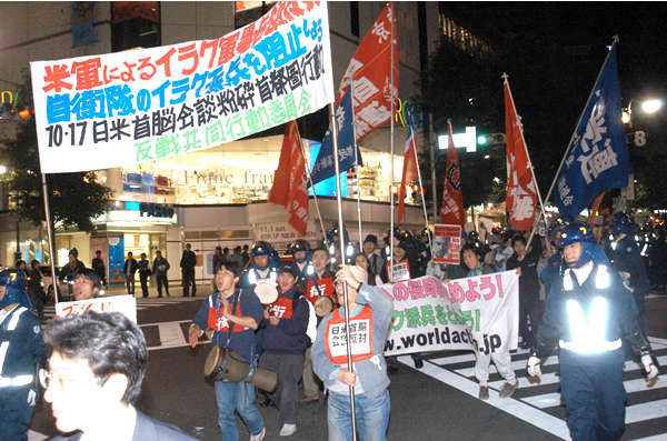 【港区】「日米同盟と石破政権の打倒」　デモ行進に参加ししていた中核派の２０代女、機動隊員の顔面を殴打　公務執行妨害で逮捕